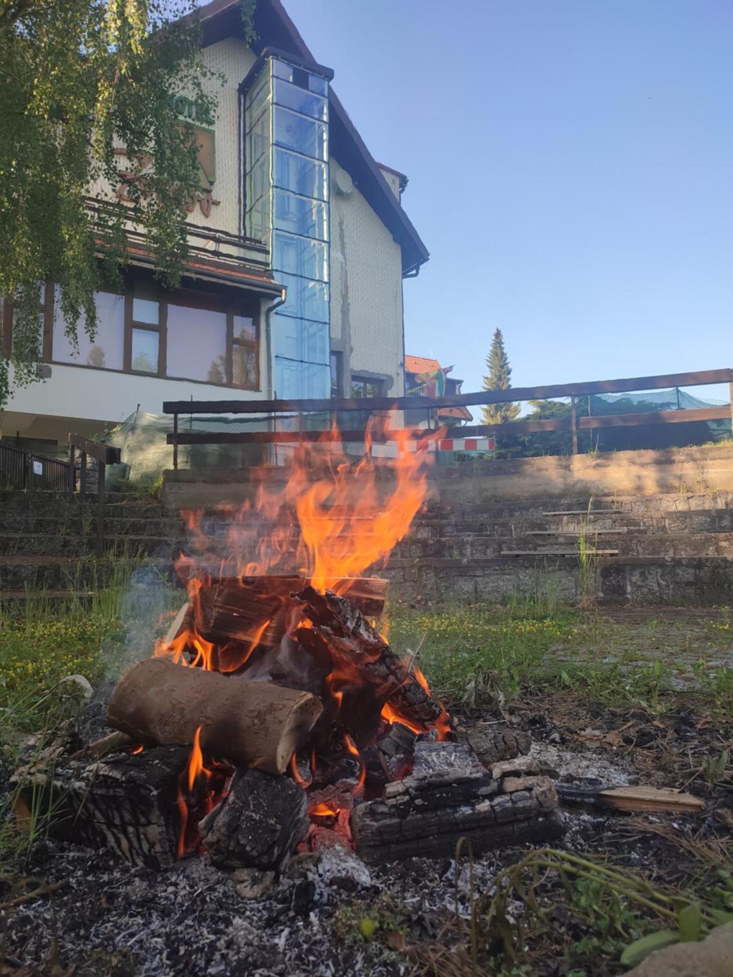 Zvíkovské Podhradí Resort Hotel Zvikov מראה חיצוני תמונה