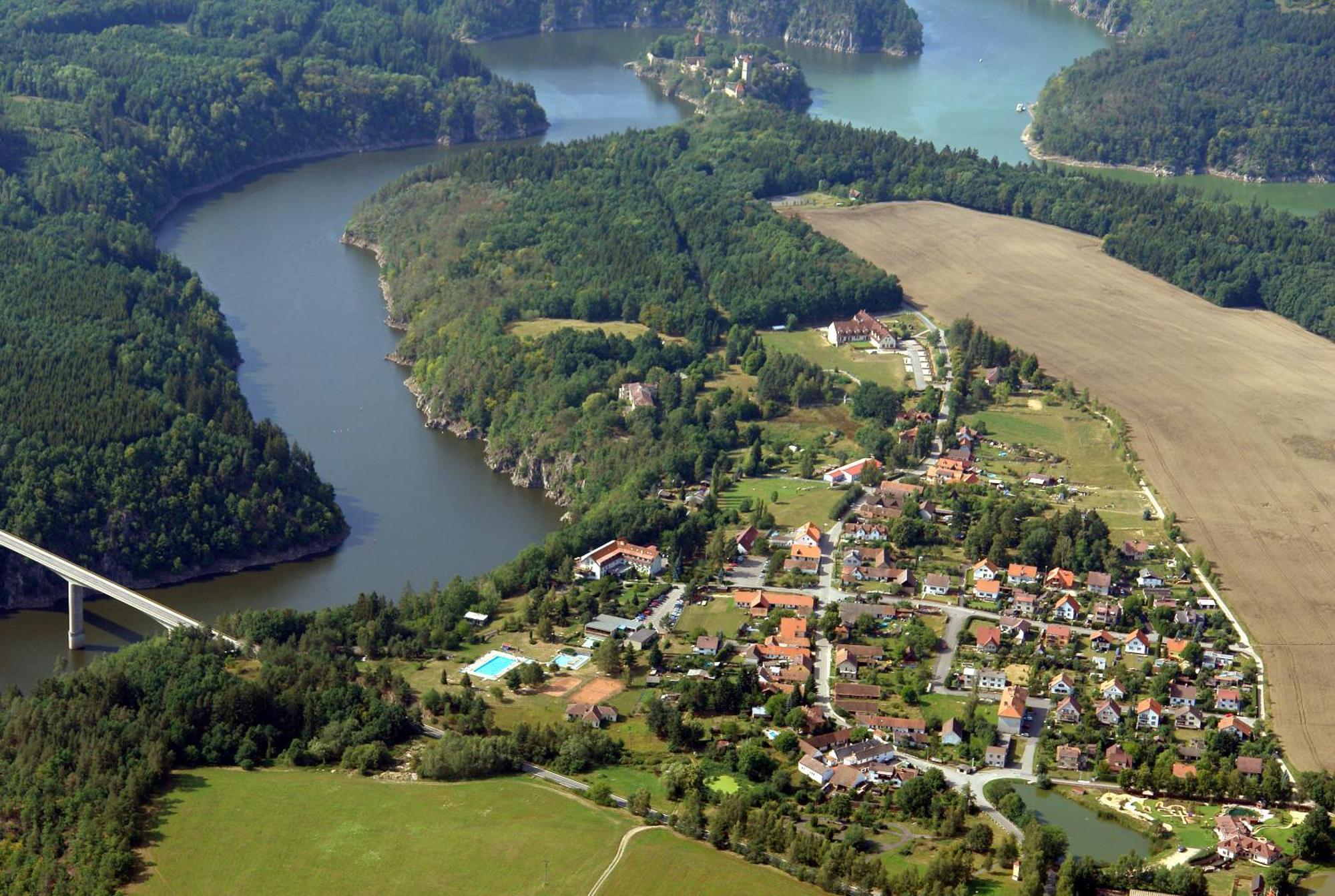 Zvíkovské Podhradí Resort Hotel Zvikov מראה חיצוני תמונה
