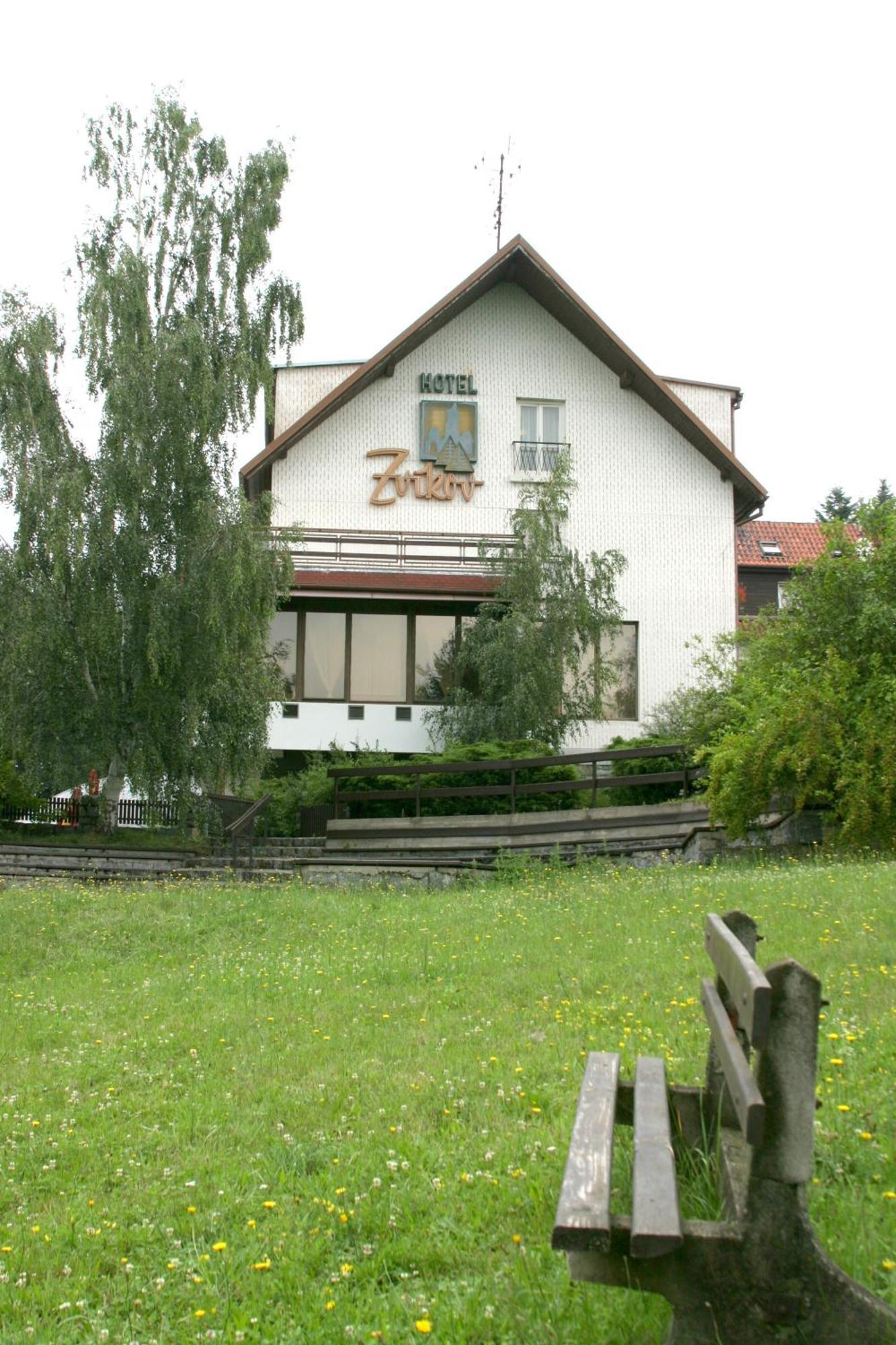Zvíkovské Podhradí Resort Hotel Zvikov מראה חיצוני תמונה
