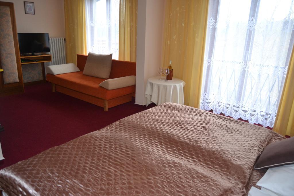 Zvíkovské Podhradí Resort Hotel Zvikov מראה חיצוני תמונה