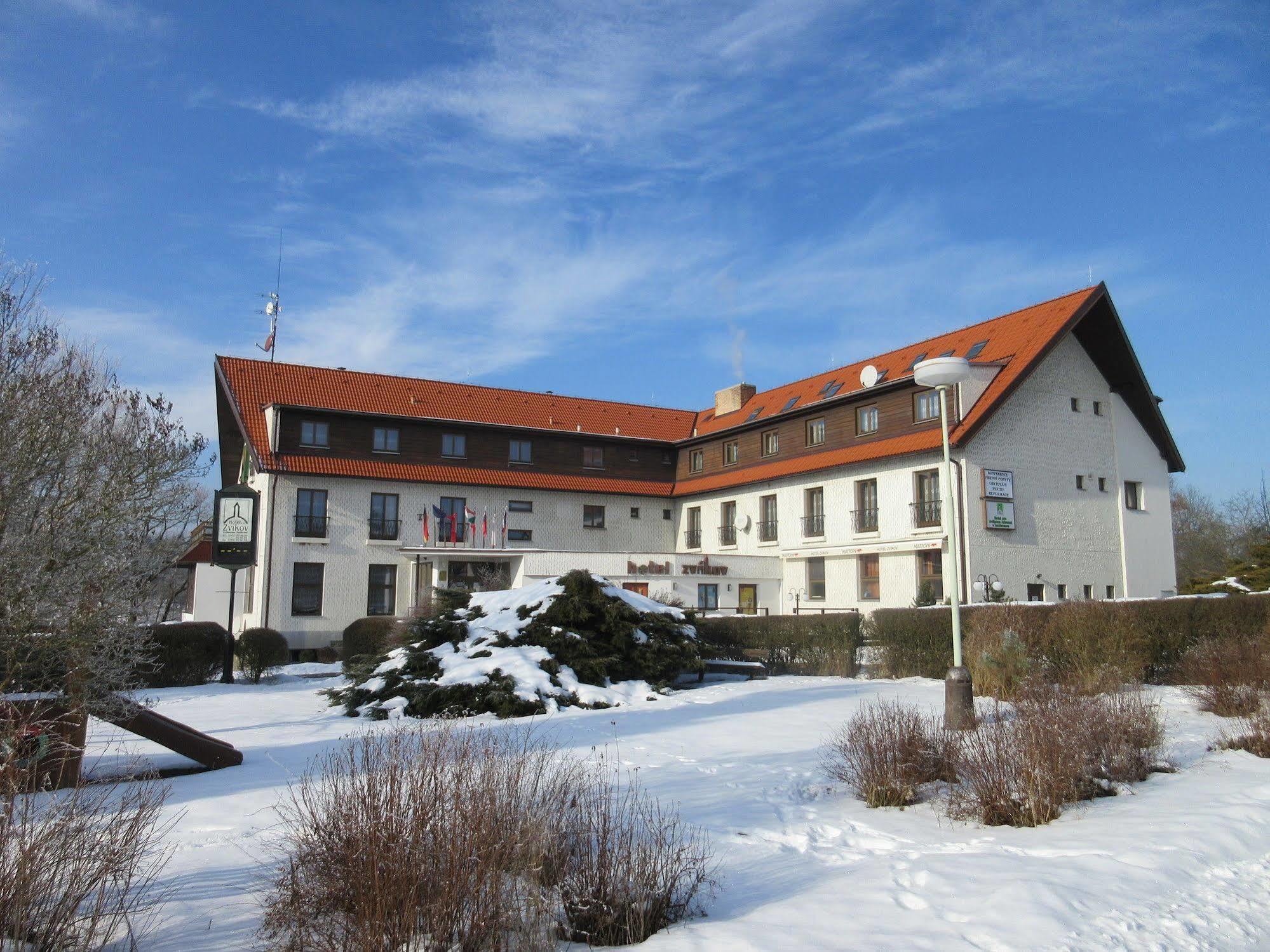 Zvíkovské Podhradí Resort Hotel Zvikov מראה חיצוני תמונה