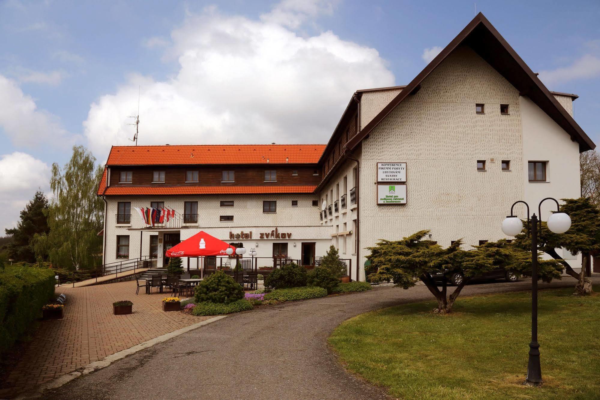 Zvíkovské Podhradí Resort Hotel Zvikov מראה חיצוני תמונה