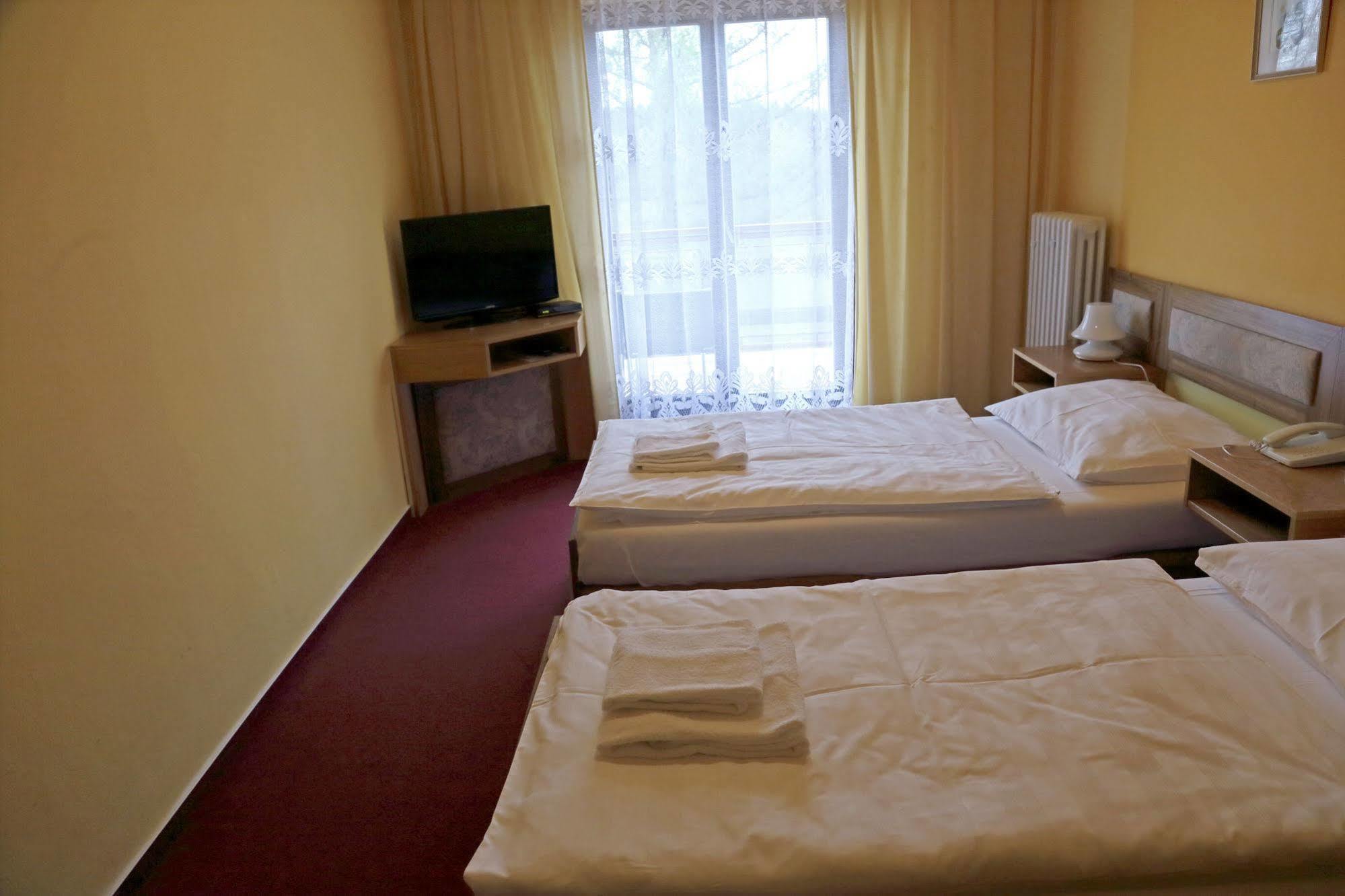 Zvíkovské Podhradí Resort Hotel Zvikov מראה חיצוני תמונה