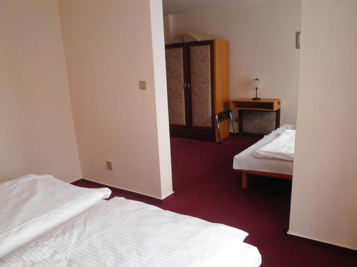 Zvíkovské Podhradí Resort Hotel Zvikov מראה חיצוני תמונה